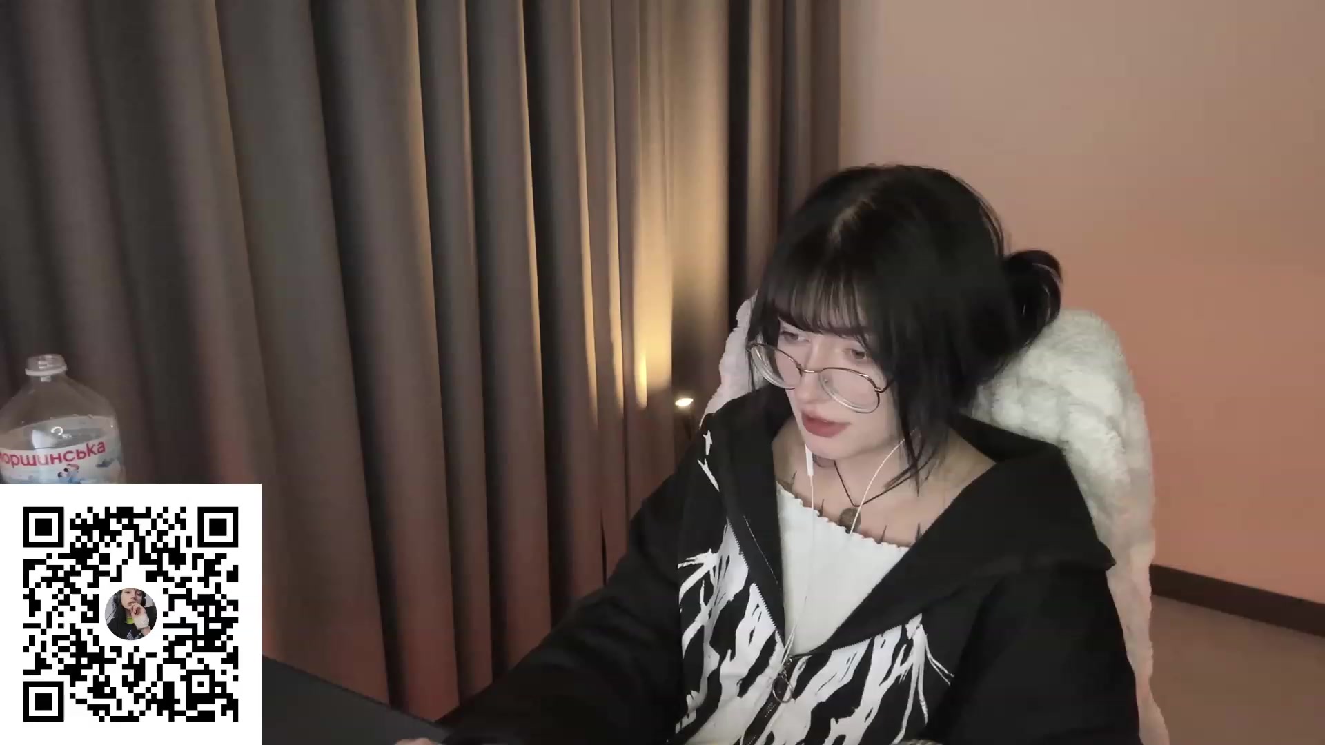 Gallery image thumbnail from Licorice_Alia's myfreecams stream on, 08/14/2023, 02:32 image 12 of 20