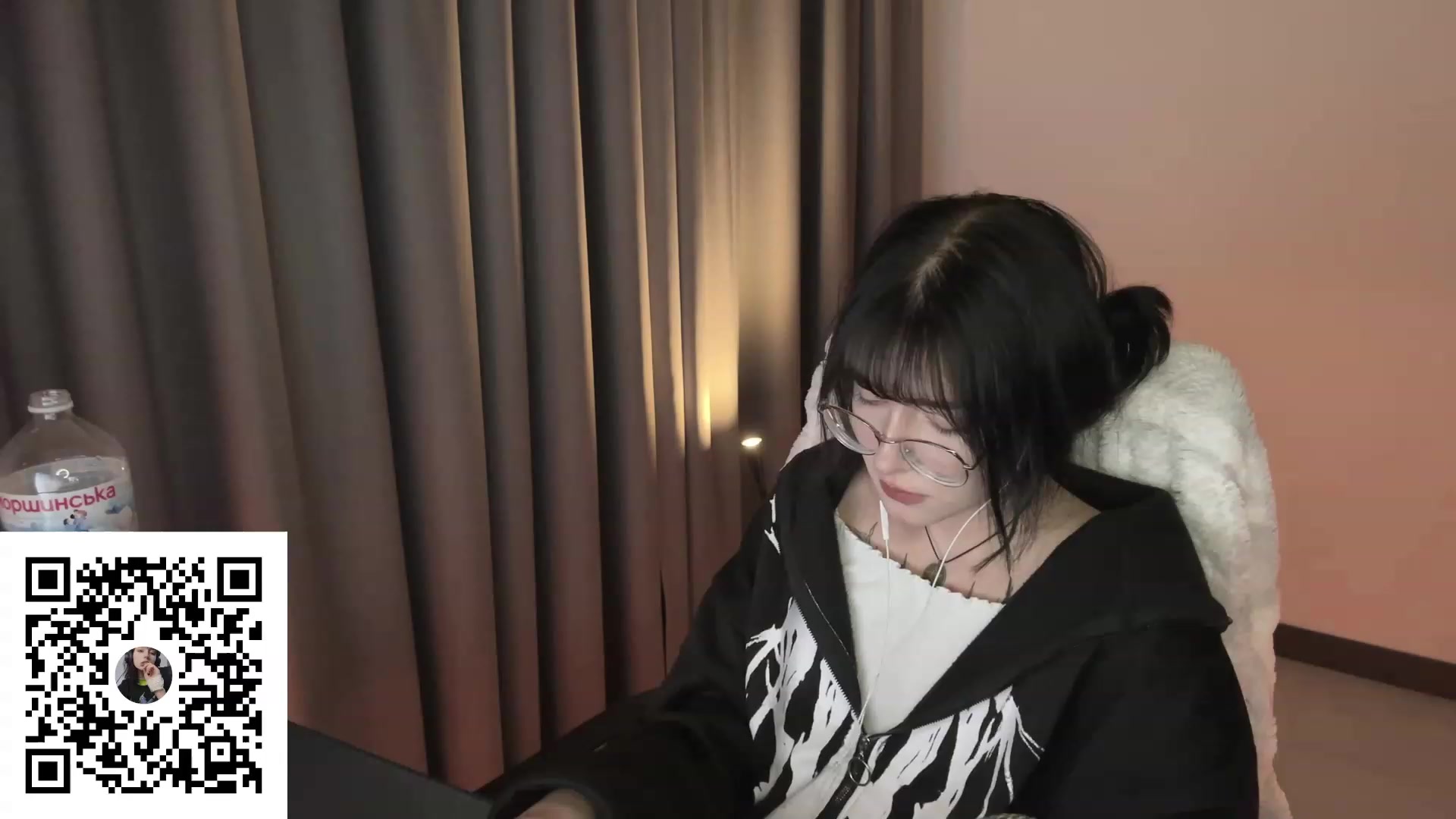 Gallery image thumbnail from Licorice_Alia's myfreecams stream on, 08/14/2023, 02:32 image 16 of 20