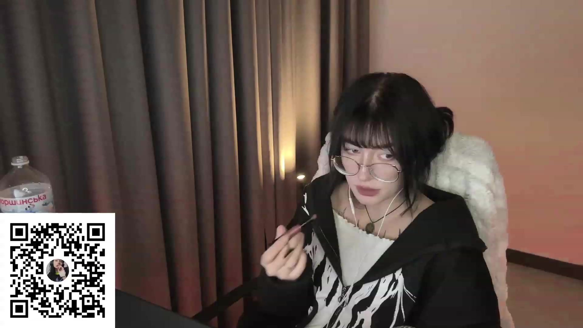 Gallery image thumbnail from Licorice_Alia's myfreecams stream on, 08/14/2023, 02:32 image 11 of 20