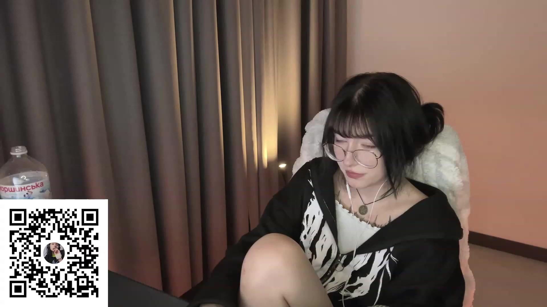 Gallery image thumbnail from Licorice_Alia's myfreecams stream on, 08/14/2023, 02:32 image 6 of 20