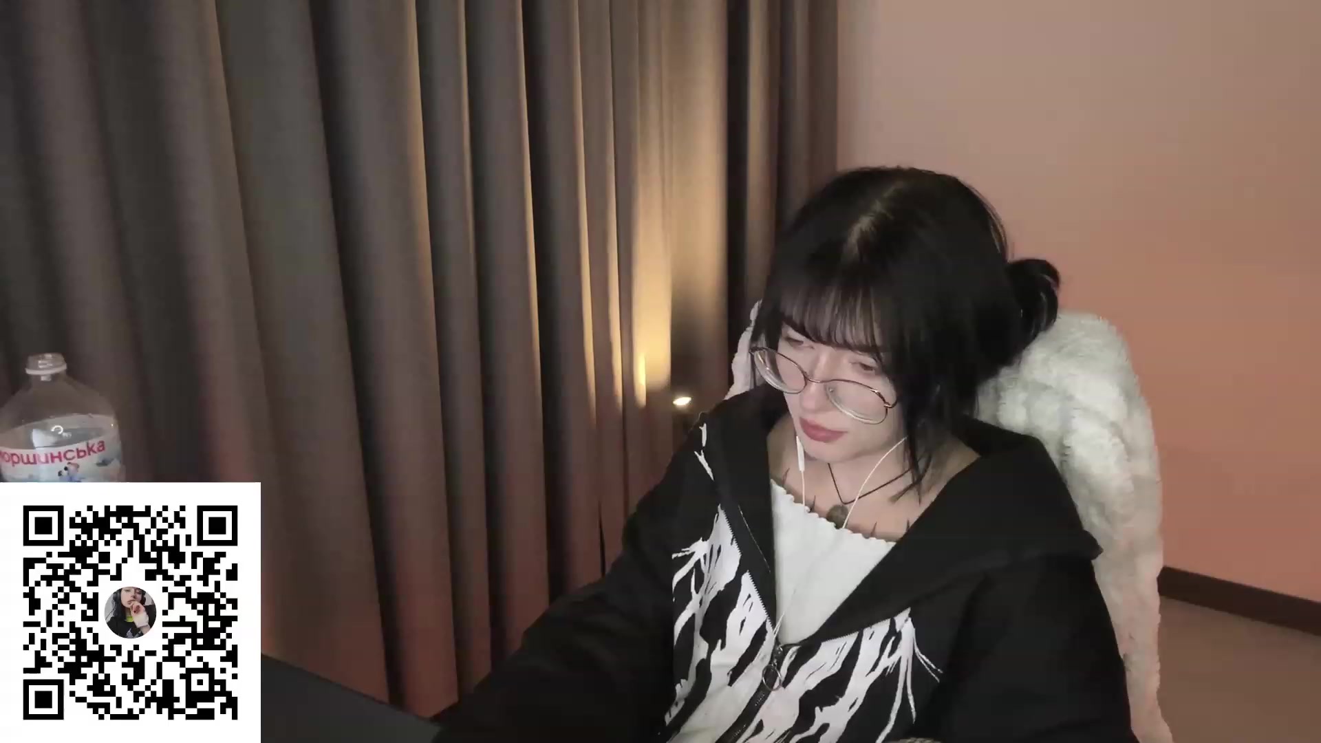 Gallery image thumbnail from Licorice_Alia's myfreecams stream on, 08/14/2023, 02:32 image 10 of 20