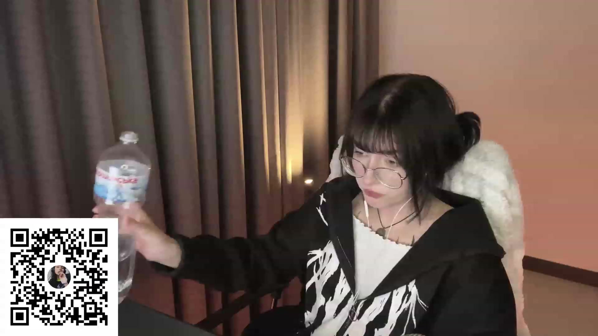 Gallery image thumbnail from Licorice_Alia's myfreecams stream on, 08/14/2023, 02:32 image 20 of 20