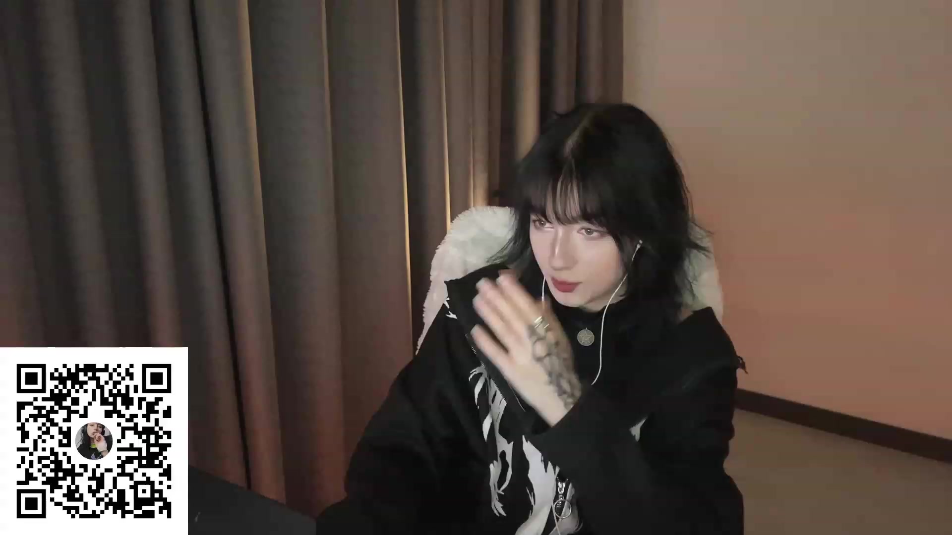 Gallery image thumbnail from Licorice_Alia's myfreecams stream on, 08/18/2023, 02:13 image 8 of 20