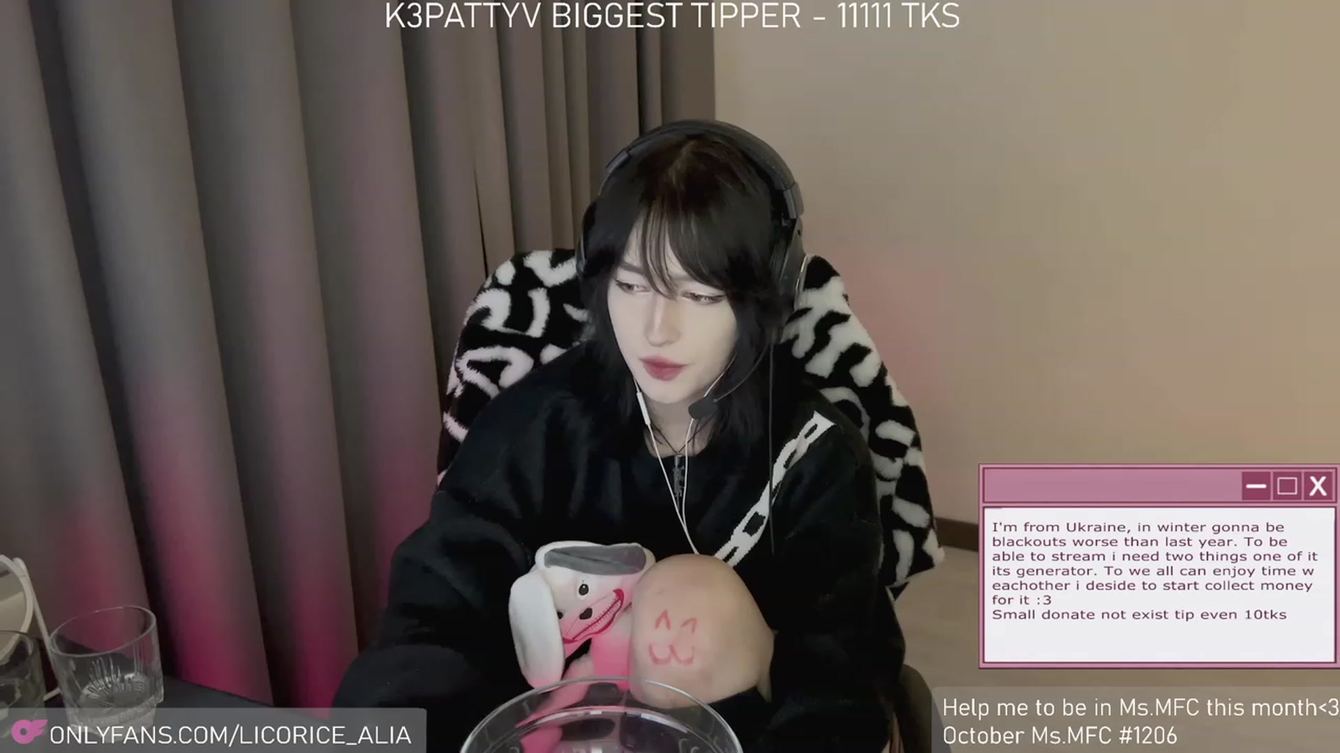 Gallery image thumbnail from Licorice_Alia's myfreecams stream on, 11/06/2023, 03:17 image 9 of 20