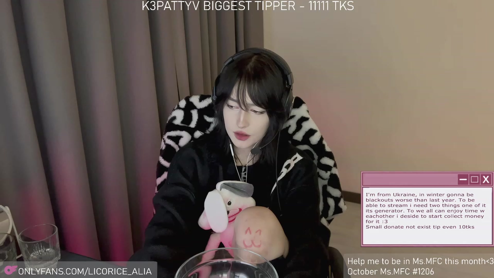 Gallery image thumbnail from Licorice_Alia's myfreecams stream on, 11/06/2023, 03:17 image 2 of 20