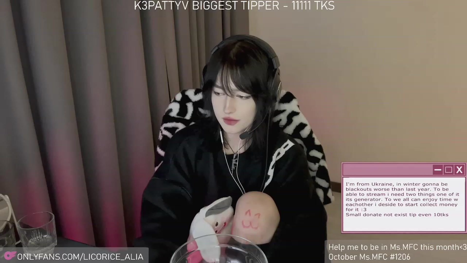 Gallery image thumbnail from Licorice_Alia's myfreecams stream on, 11/06/2023, 03:17 image 7 of 20