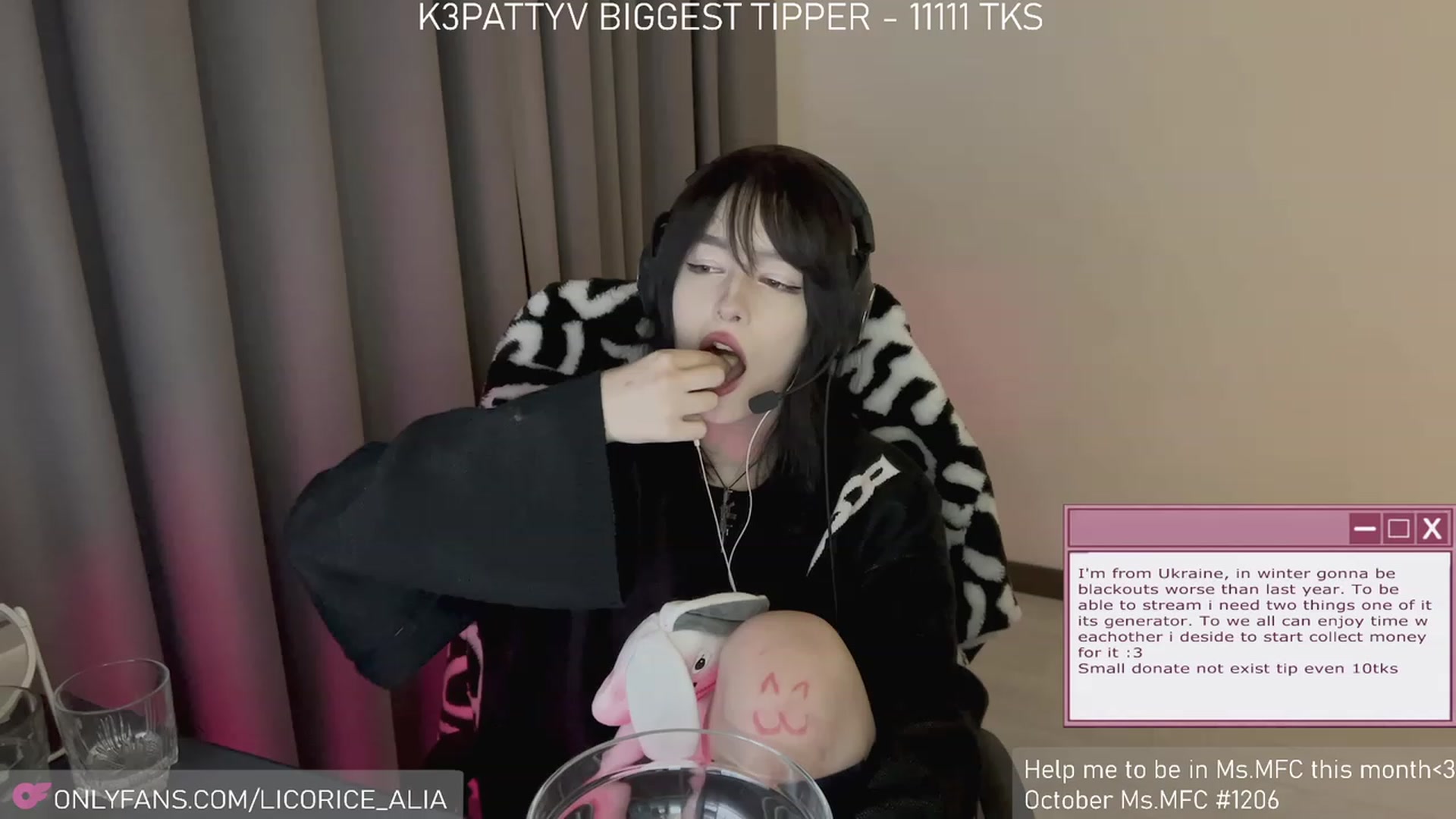 Gallery image thumbnail from Licorice_Alia's myfreecams stream on, 11/06/2023, 03:17 image 5 of 20