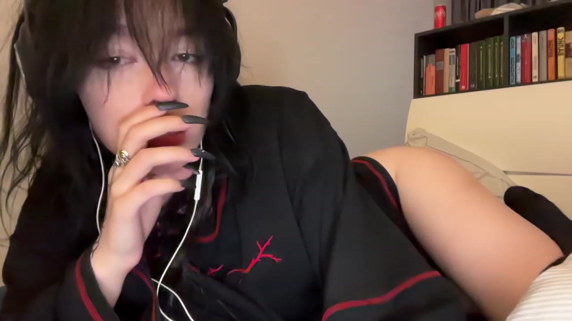 Gallery image thumbnail from Licorice_Alia's myfreecams stream on, 12/23/2023, 04:36 image 2 of 20