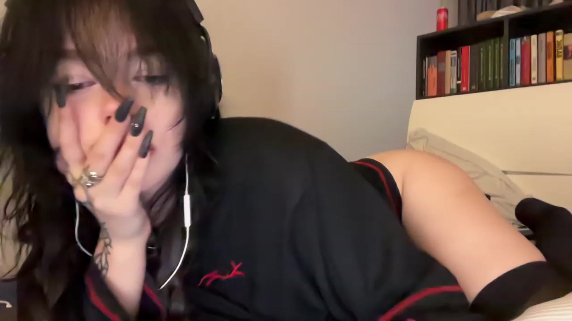 Gallery image thumbnail from Licorice_Alia's myfreecams stream on, 12/23/2023, 04:36 image 10 of 20