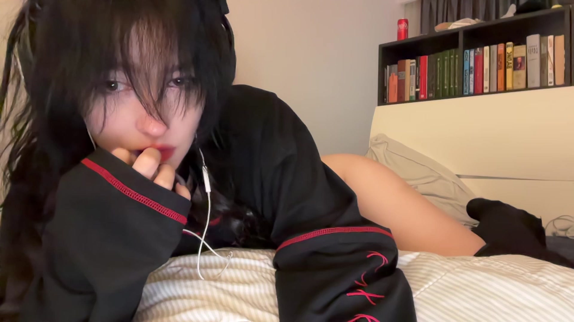 Gallery image thumbnail from Licorice_Alia's myfreecams stream on, 12/23/2023, 04:36 image 18 of 20