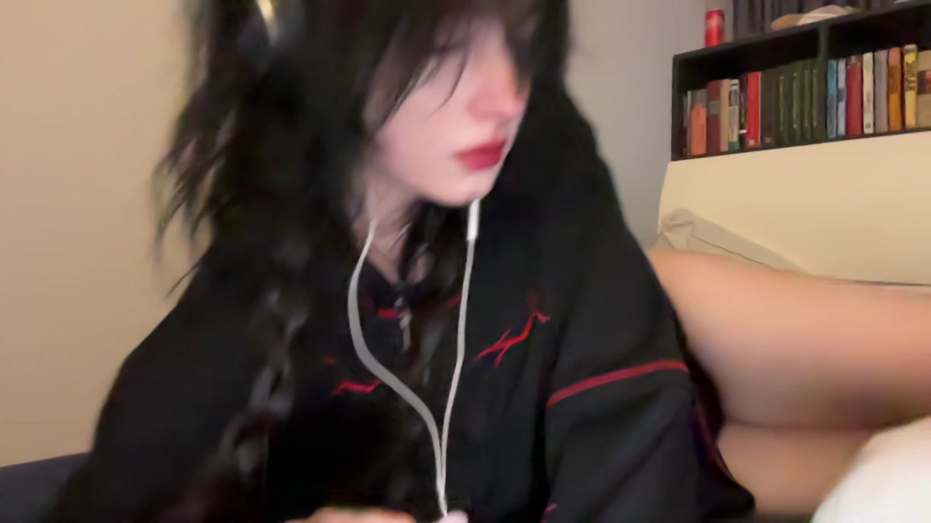 Gallery image thumbnail from Licorice_Alia's myfreecams stream on, 12/23/2023, 04:36 image 3 of 20