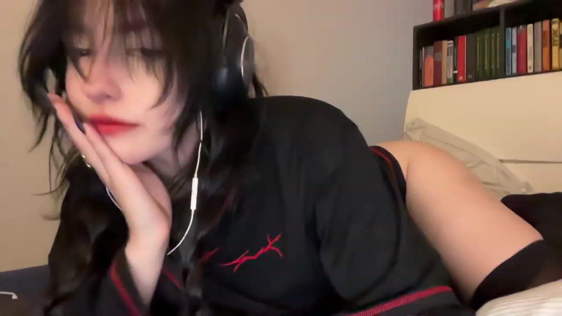 Gallery image thumbnail from Licorice_Alia's myfreecams stream on, 12/23/2023, 04:36 image 6 of 20