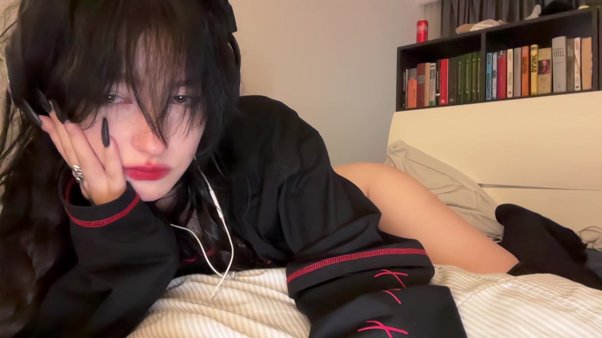 Gallery image thumbnail from Licorice_Alia's myfreecams stream on, 12/23/2023, 04:36 image 20 of 20