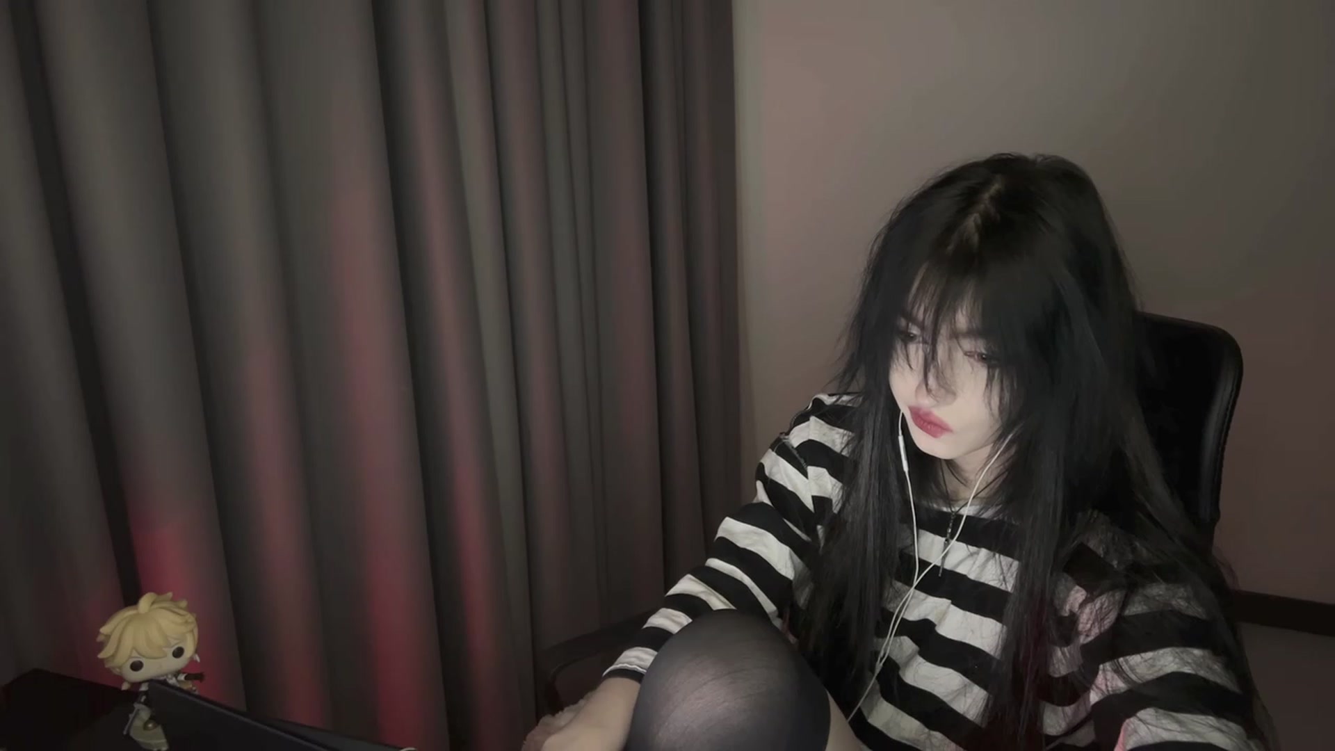 Gallery image thumbnail from Licorice_Alia's myfreecams stream on, 12/25/2023, 01:05 image 18 of 20