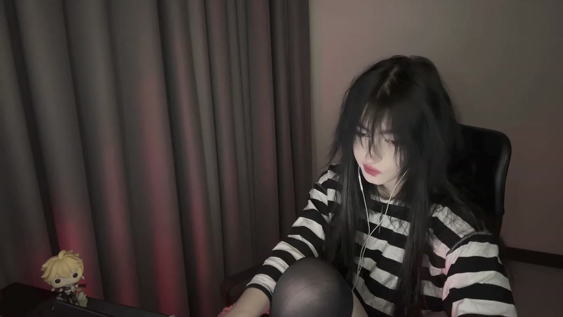 Gallery image thumbnail from Licorice_Alia's myfreecams stream on, 12/25/2023, 01:05 image 16 of 20