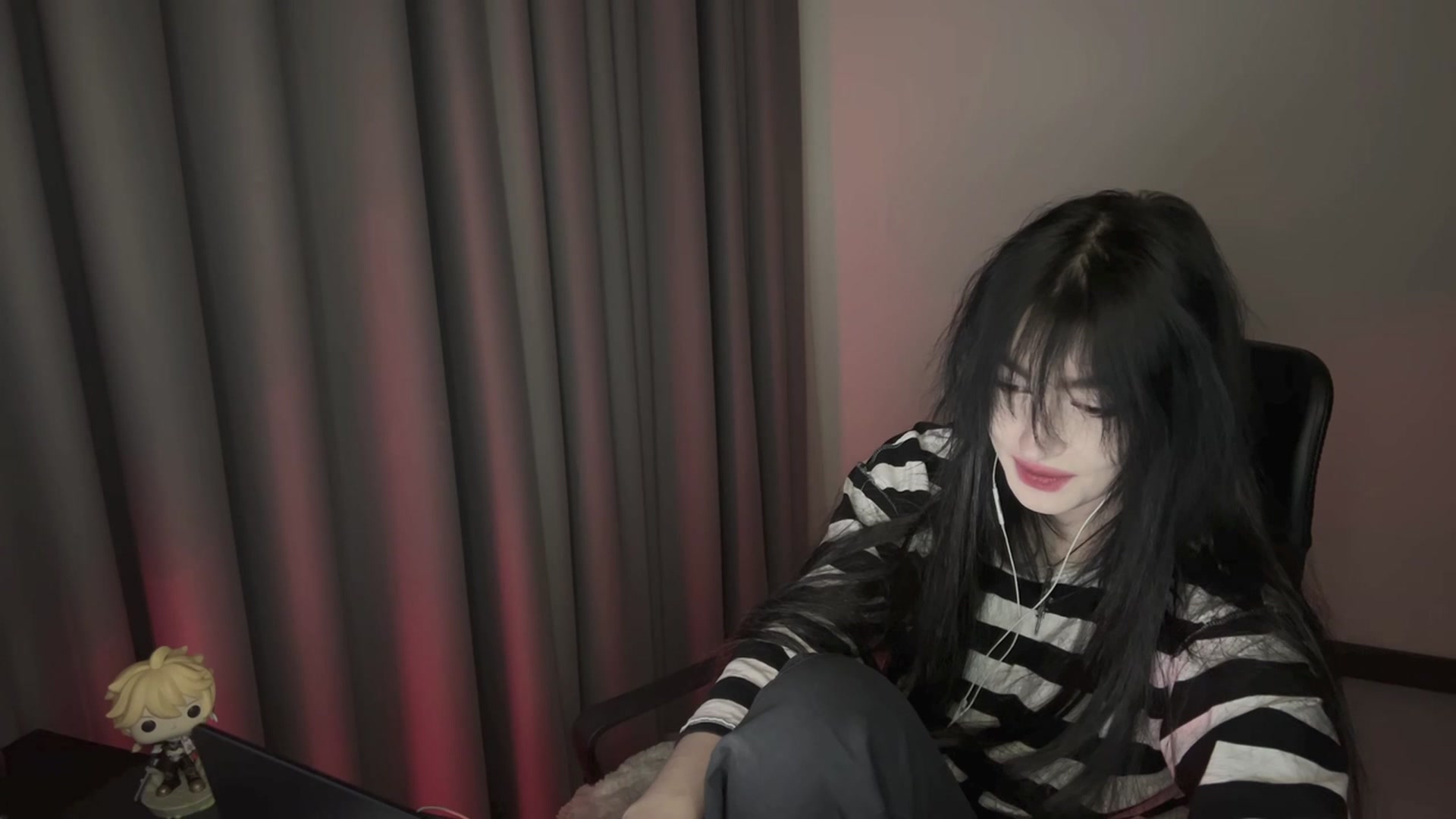 Gallery image thumbnail from Licorice_Alia's myfreecams stream on, 12/25/2023, 01:05 image 14 of 20