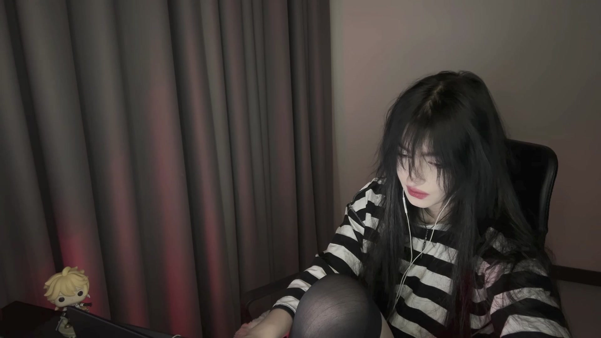 Gallery image thumbnail from Licorice_Alia's myfreecams stream on, 12/25/2023, 01:05 image 19 of 20