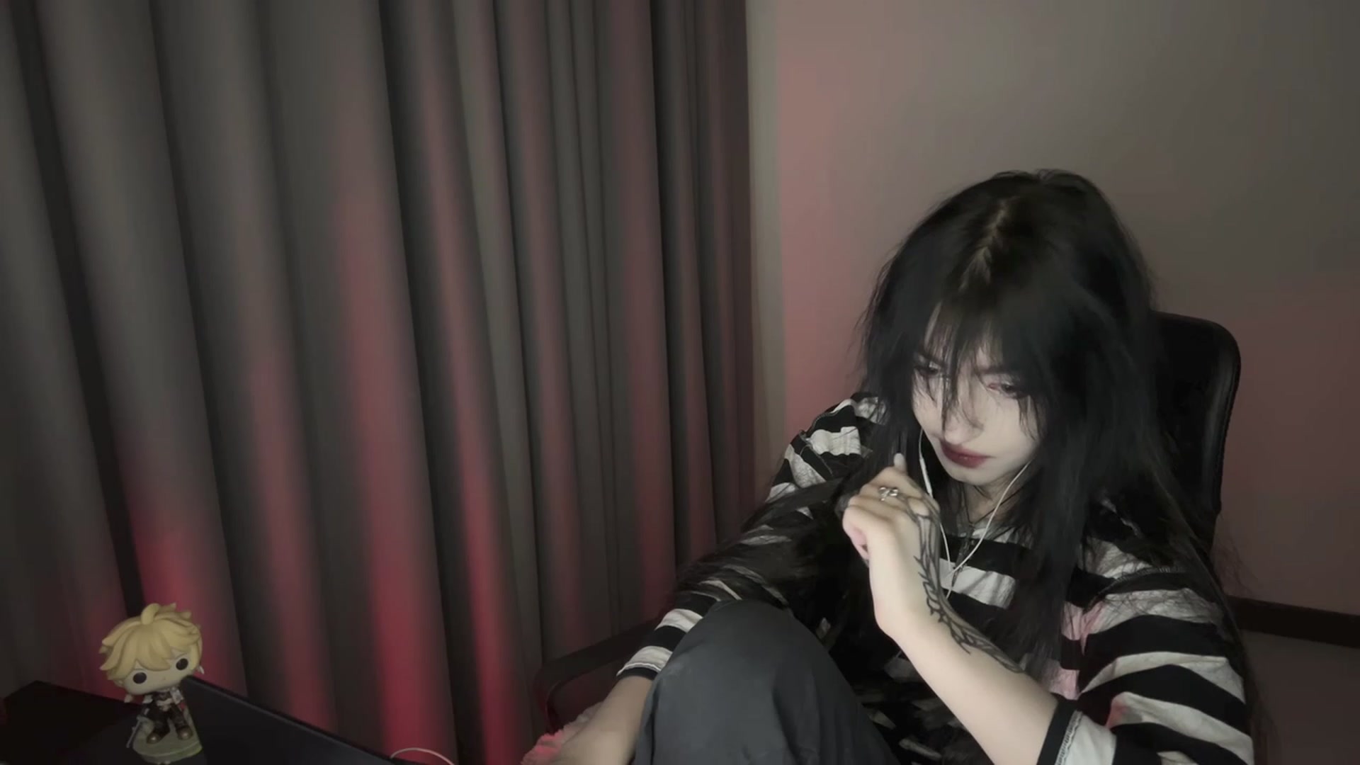 Gallery image thumbnail from Licorice_Alia's myfreecams stream on, 12/25/2023, 01:05 image 12 of 20