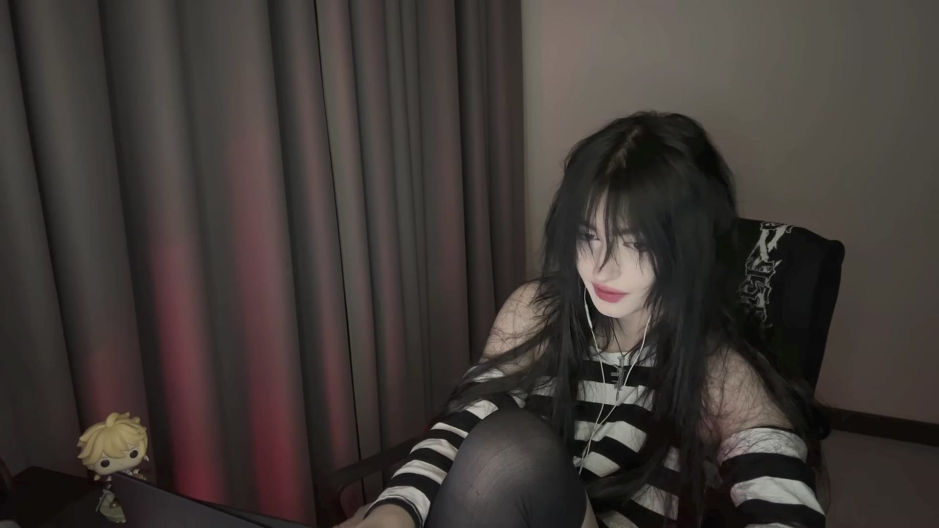 Gallery image thumbnail from Licorice_Alia's myfreecams stream on, 12/25/2023, 02:18 image 3 of 20