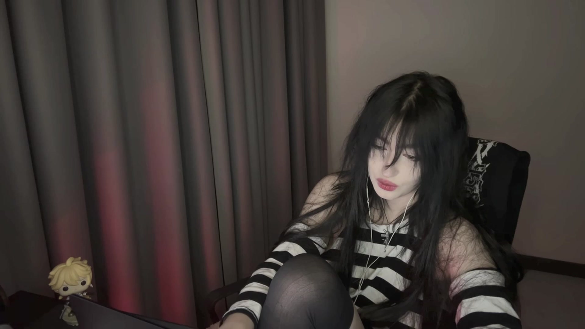 Gallery image thumbnail from Licorice_Alia's myfreecams stream on, 12/25/2023, 02:18 image 18 of 20