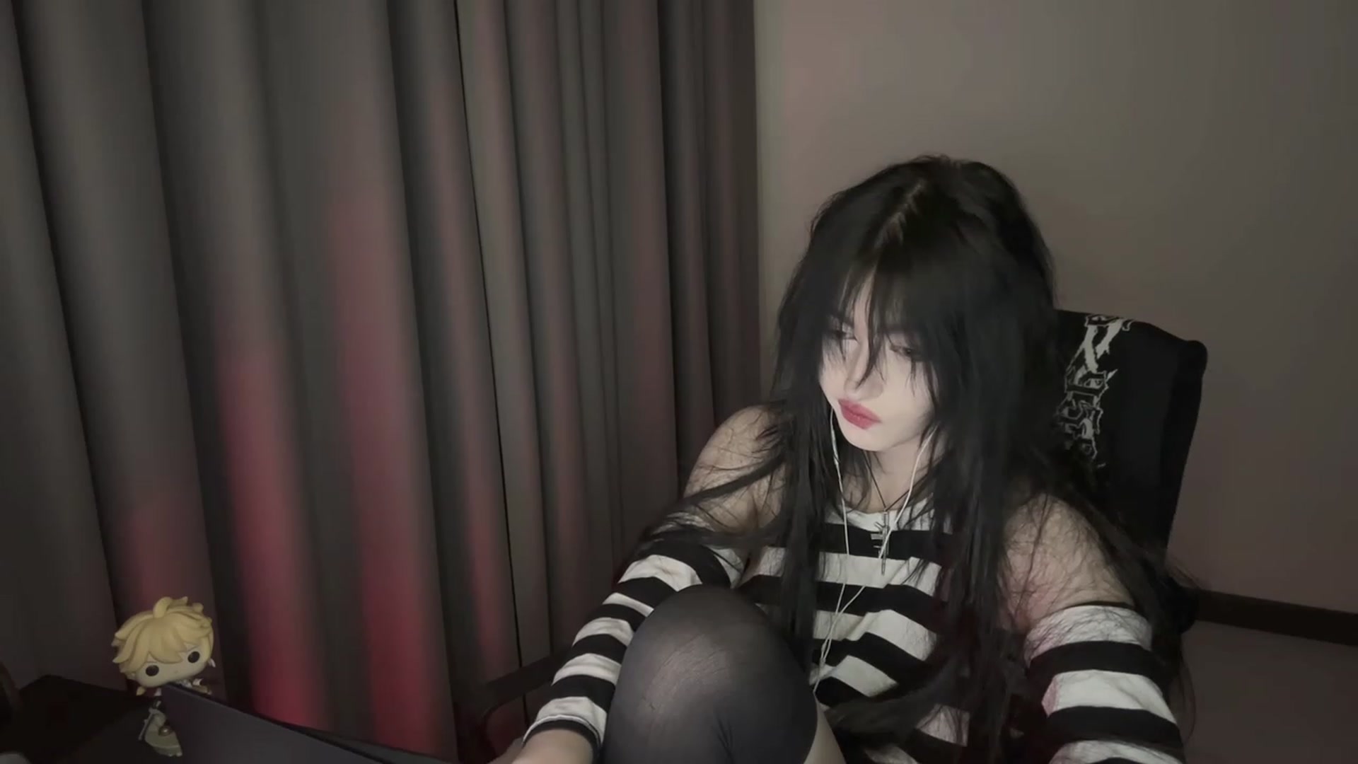 Gallery image thumbnail from Licorice_Alia's myfreecams stream on, 12/25/2023, 02:18 image 9 of 20