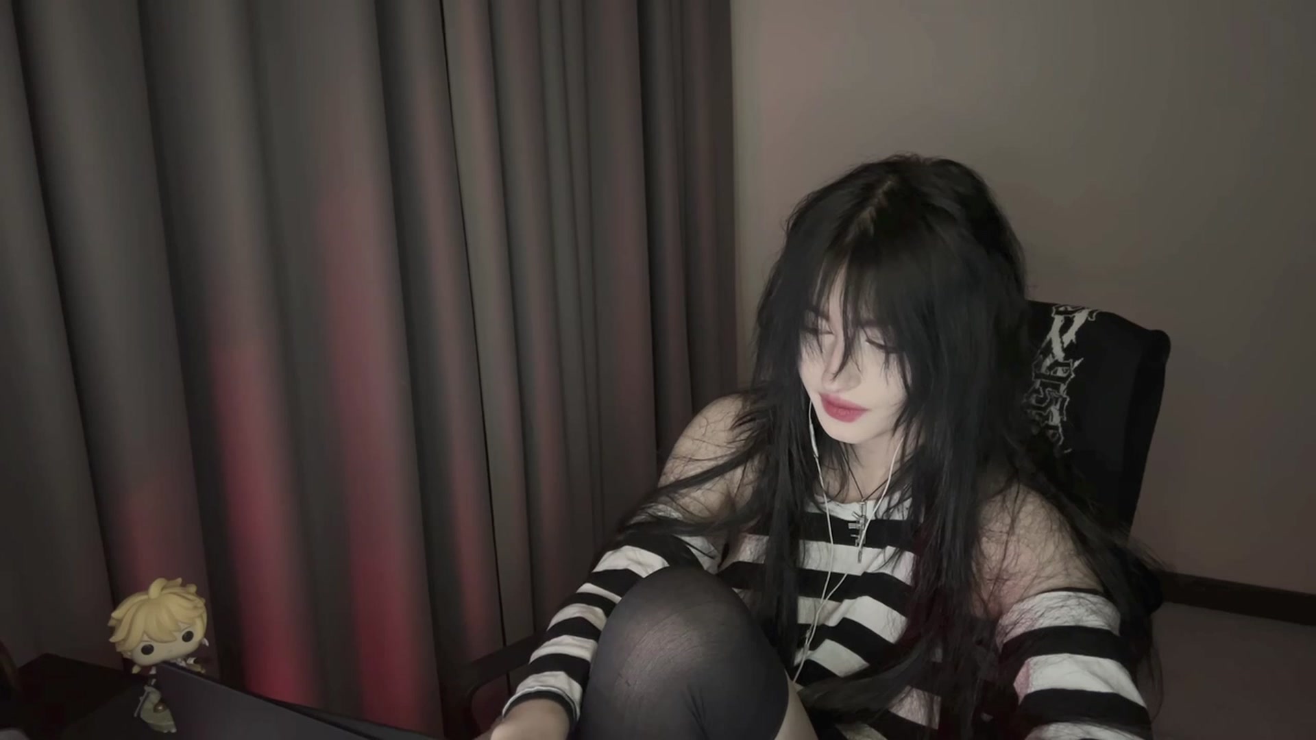 Gallery image thumbnail from Licorice_Alia's myfreecams stream on, 12/25/2023, 02:18 image 10 of 20