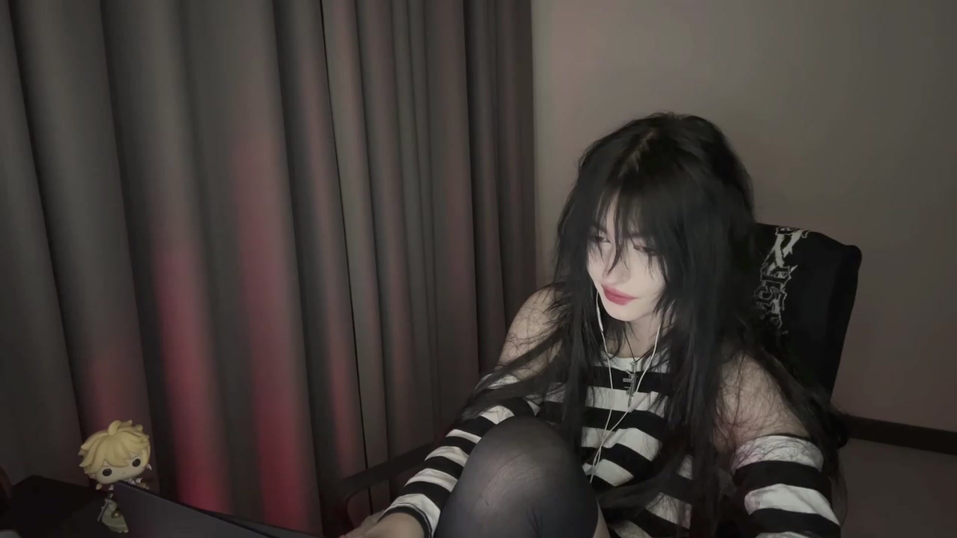 Gallery image thumbnail from Licorice_Alia's myfreecams stream on, 12/25/2023, 02:18 image 4 of 20