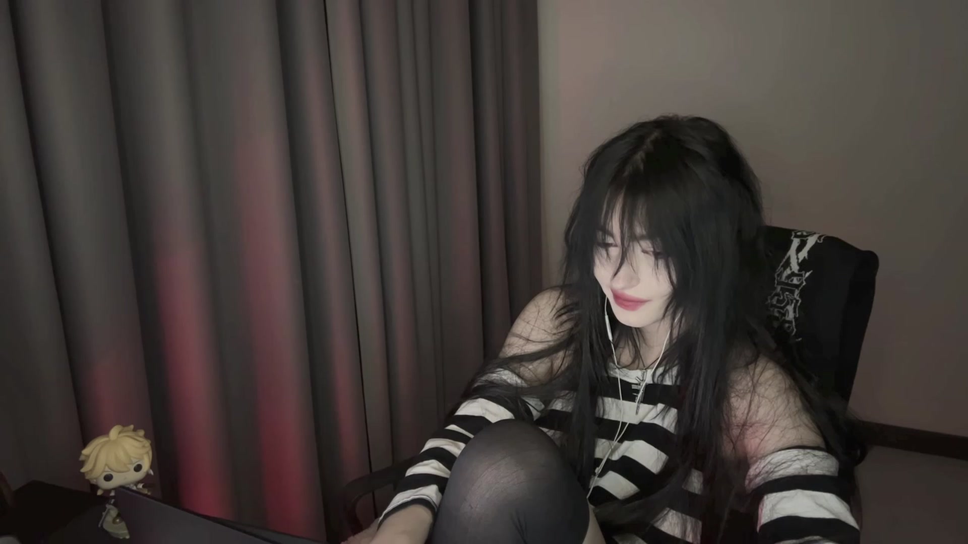 Gallery image thumbnail from Licorice_Alia's myfreecams stream on, 12/25/2023, 02:18 image 14 of 20