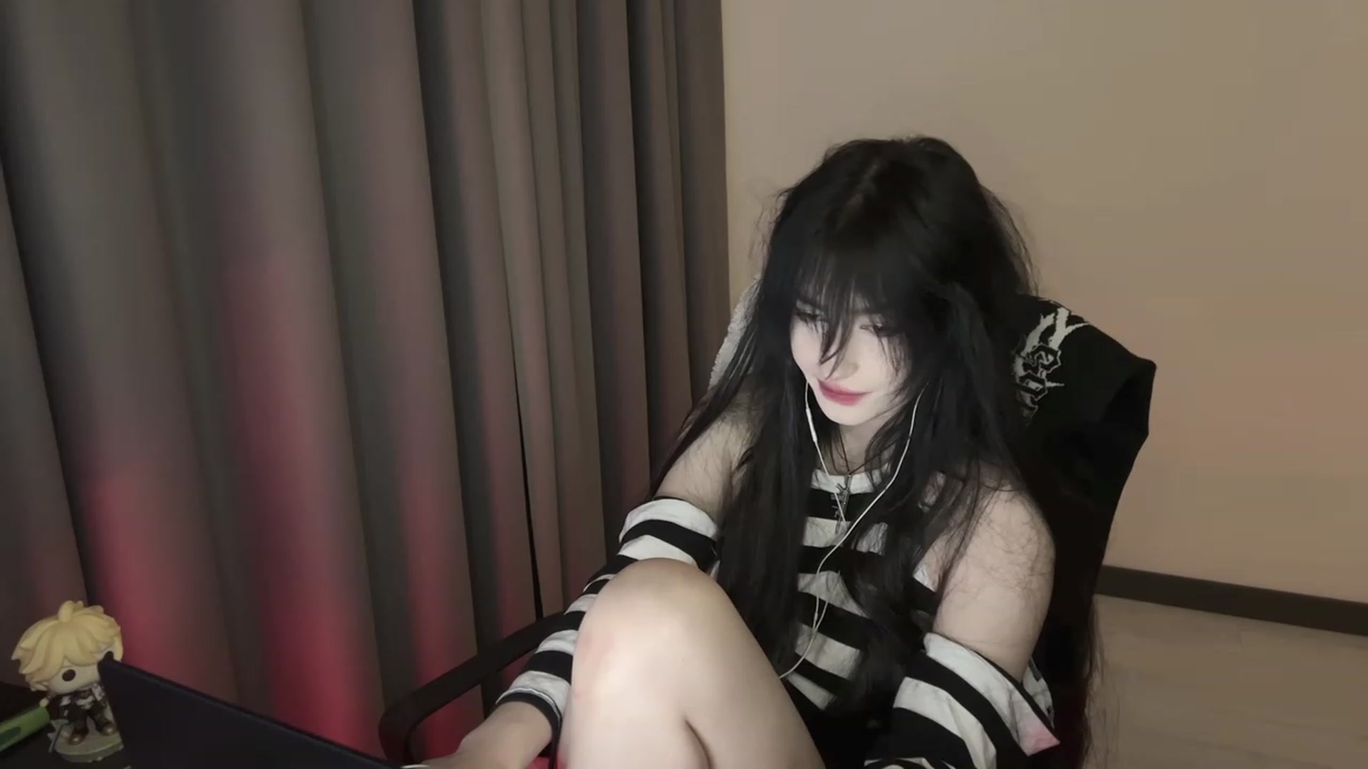Gallery image thumbnail from Licorice_Alia's myfreecams stream on, 12/25/2023, 23:53 image 12 of 20