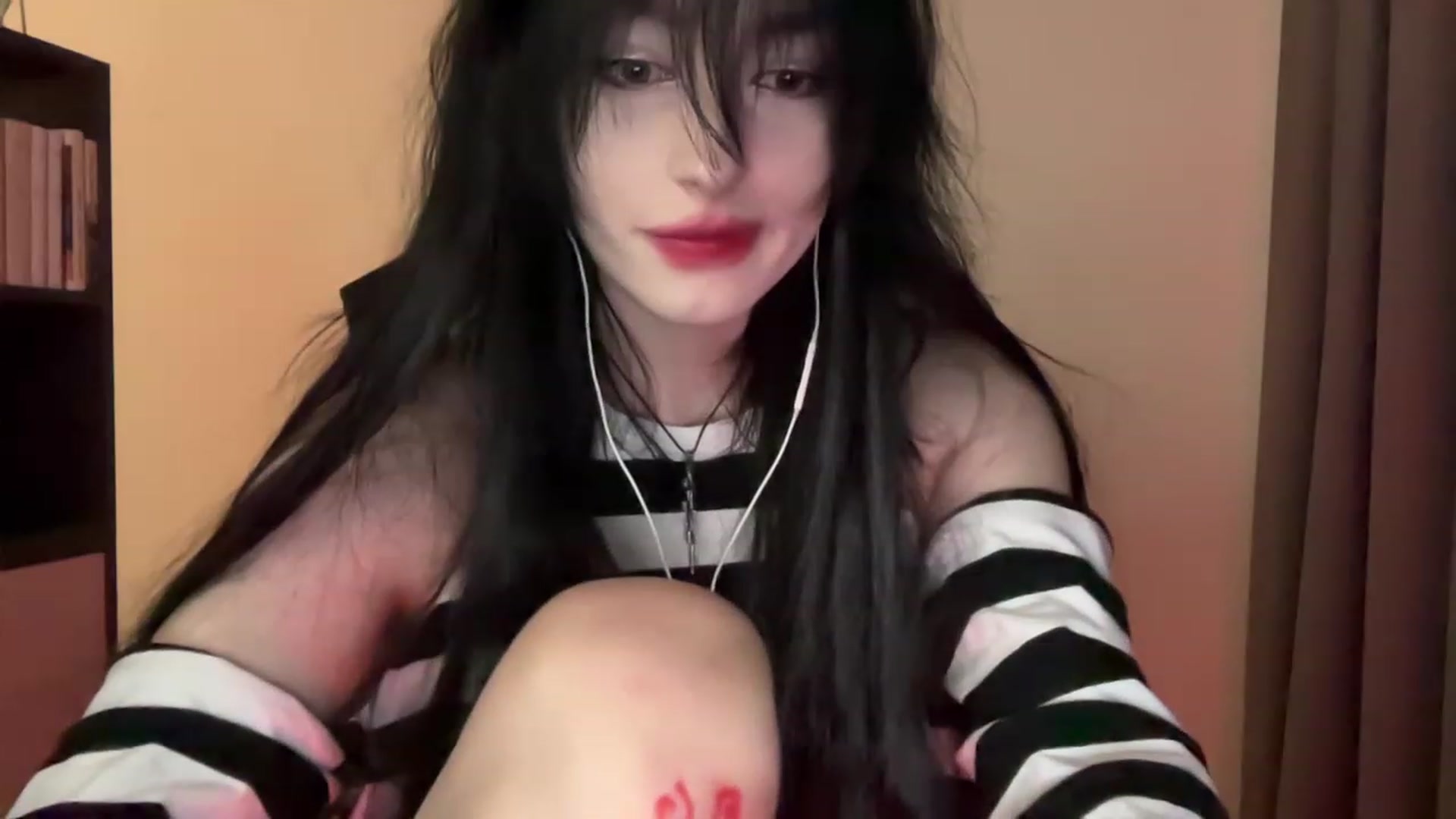 Gallery image thumbnail from Licorice_Alia's myfreecams stream on, 12/26/2023, 01:28 image 10 of 20