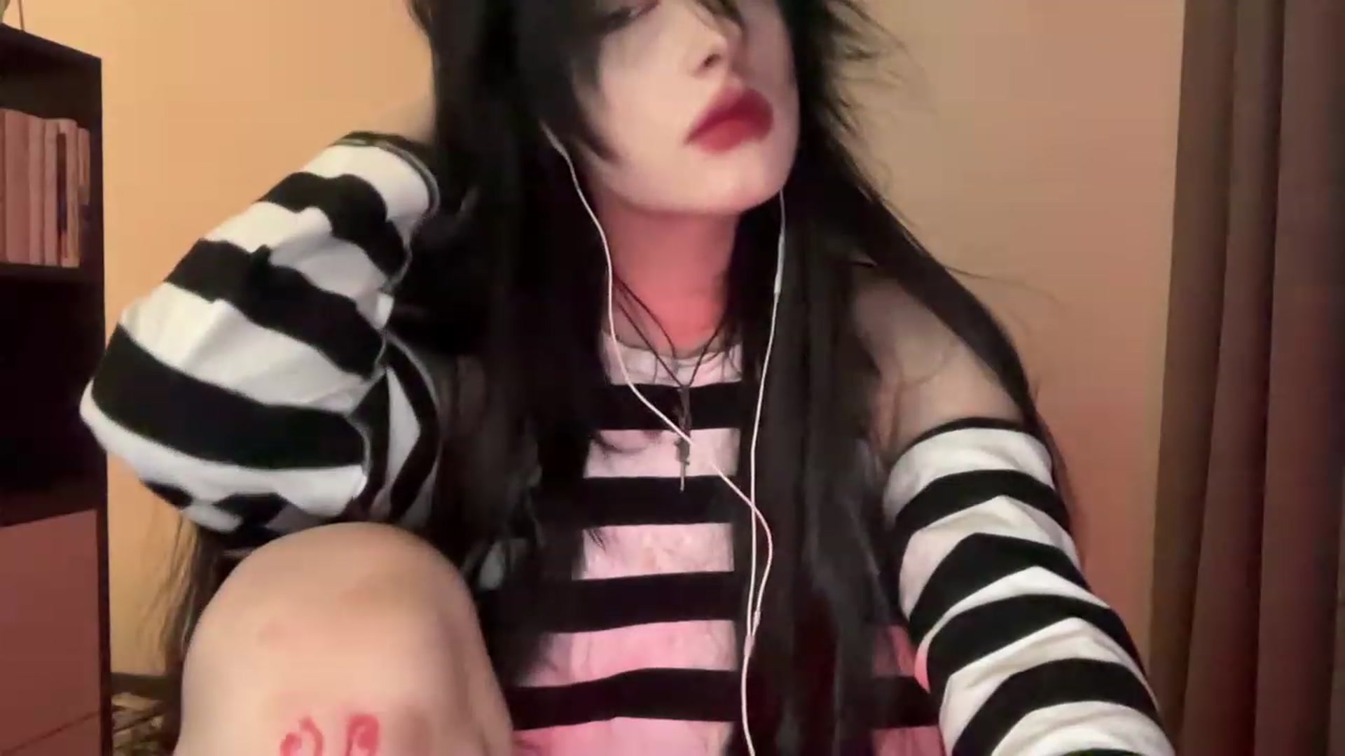 Gallery image thumbnail from Licorice_Alia's myfreecams stream on, 12/26/2023, 01:28 image 11 of 20