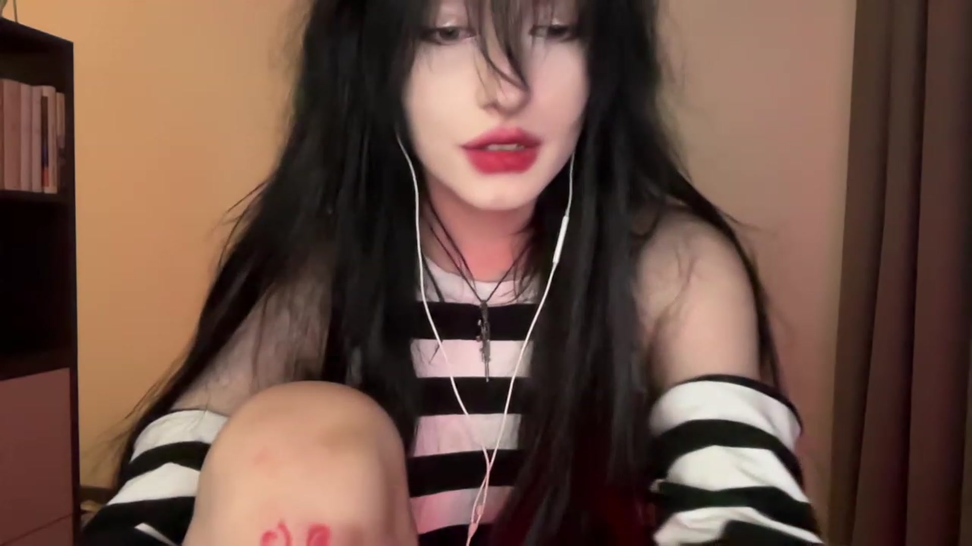 Gallery image thumbnail from Licorice_Alia's myfreecams stream on, 12/26/2023, 01:28 image 15 of 20