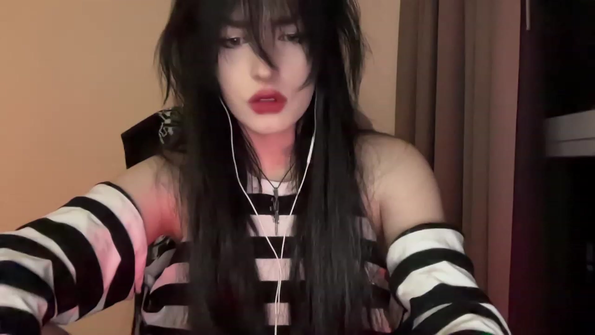 Gallery image thumbnail from Licorice_Alia's myfreecams stream on, 12/26/2023, 02:31 image 3 of 20