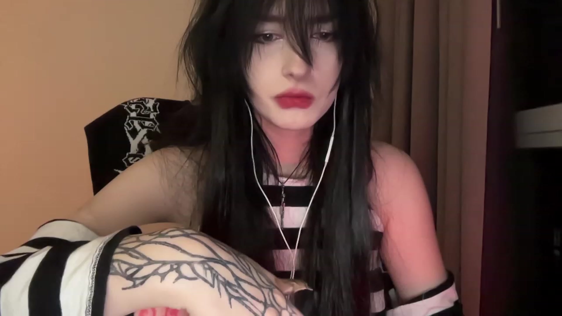 Gallery image thumbnail from Licorice_Alia's myfreecams stream on, 12/26/2023, 02:31 image 5 of 20