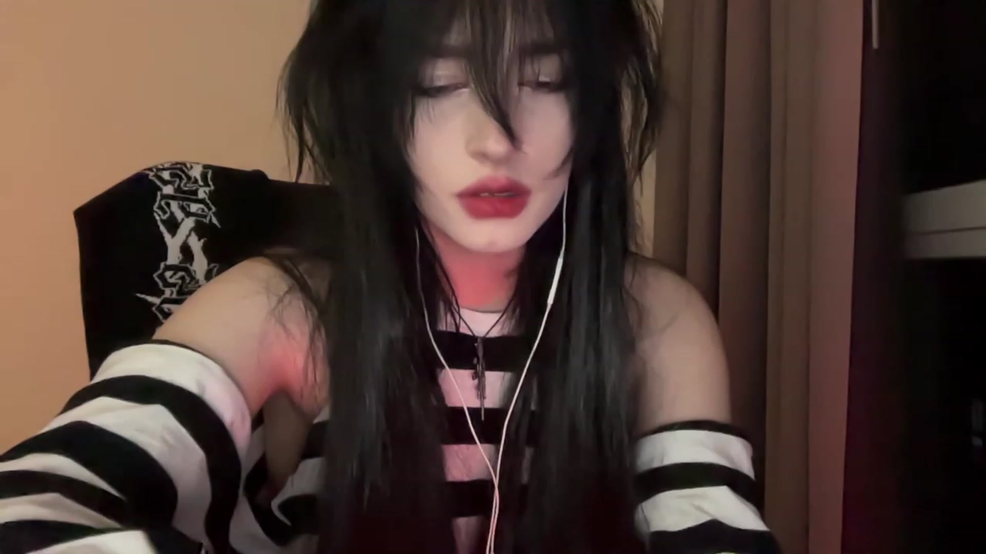 Gallery image thumbnail from Licorice_Alia's myfreecams stream on, 12/26/2023, 02:31 image 2 of 20