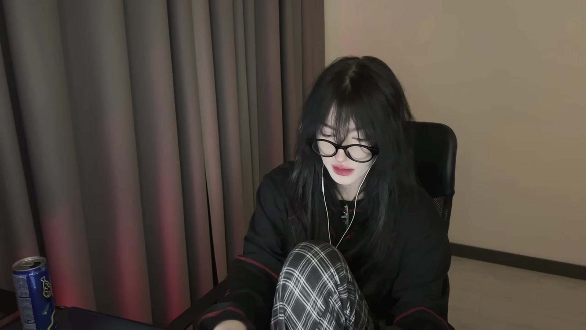 Gallery image thumbnail from Licorice_Alia's myfreecams stream on, 01/16/2024, 01:10 image 1 of 20