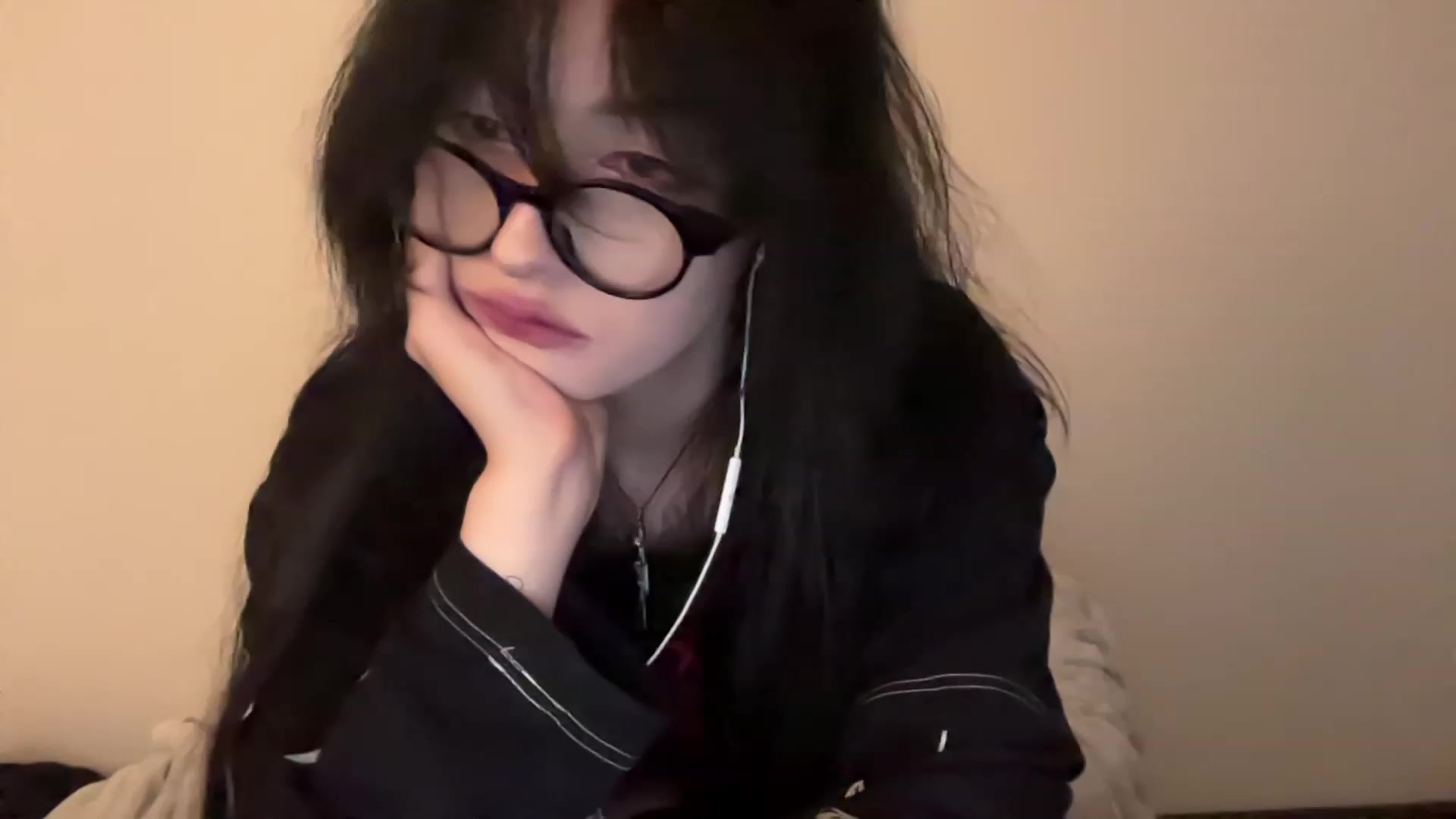 Gallery image thumbnail from Licorice_Alia's myfreecams stream on, 02/02/2024, 24:39 image 17 of 20