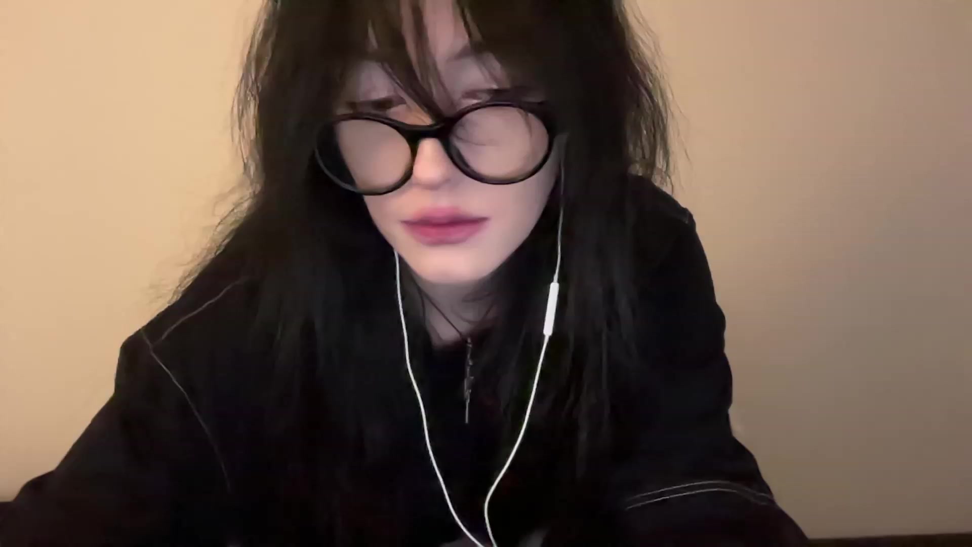 Gallery image thumbnail from Licorice_Alia's myfreecams stream on, 02/02/2024, 24:39 image 7 of 20