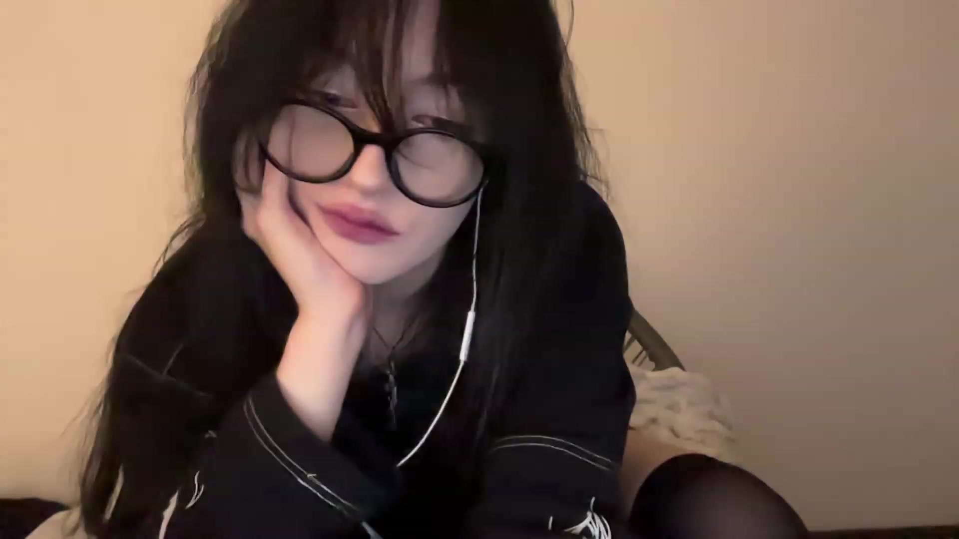 Gallery image thumbnail from Licorice_Alia's myfreecams stream on, 02/02/2024, 24:39 image 15 of 20