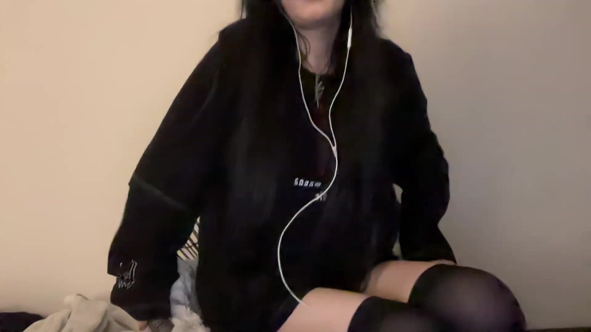 Gallery image thumbnail from Licorice_Alia's myfreecams stream on, 02/02/2024, 24:39 image 12 of 20