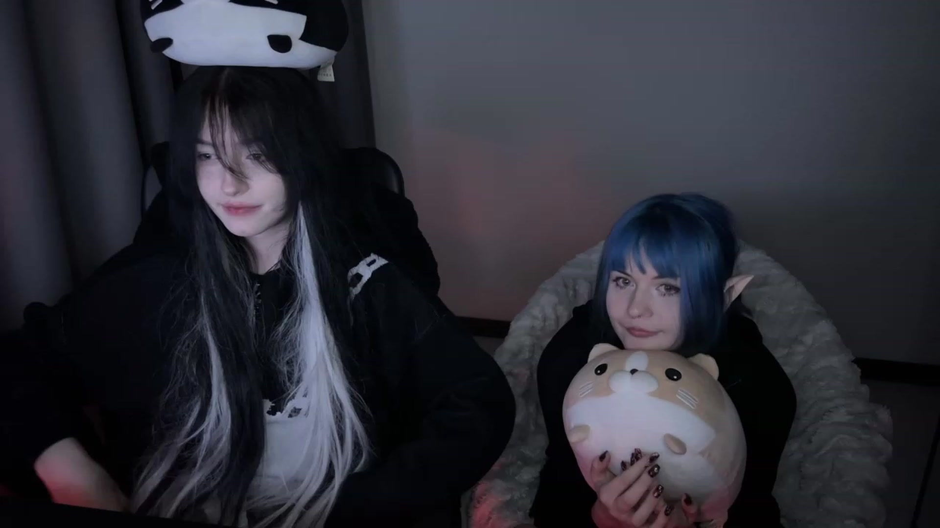 Gallery image thumbnail from Licorice_Alia's myfreecams stream on, 02/27/2024, 01:12 image 5 of 20
