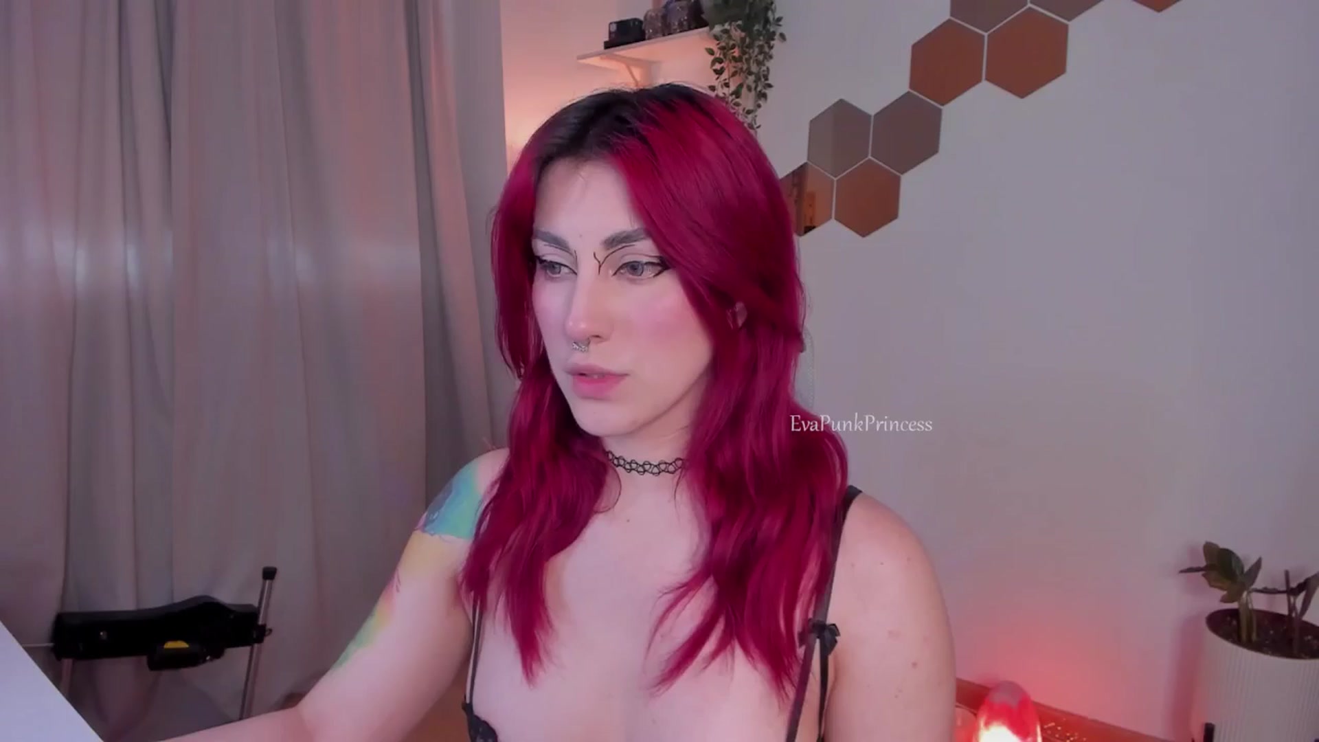 Gallery image thumbnail from Liittlebunny's myfreecams stream on, 04/23/2025, 11:50 image 9 of 20