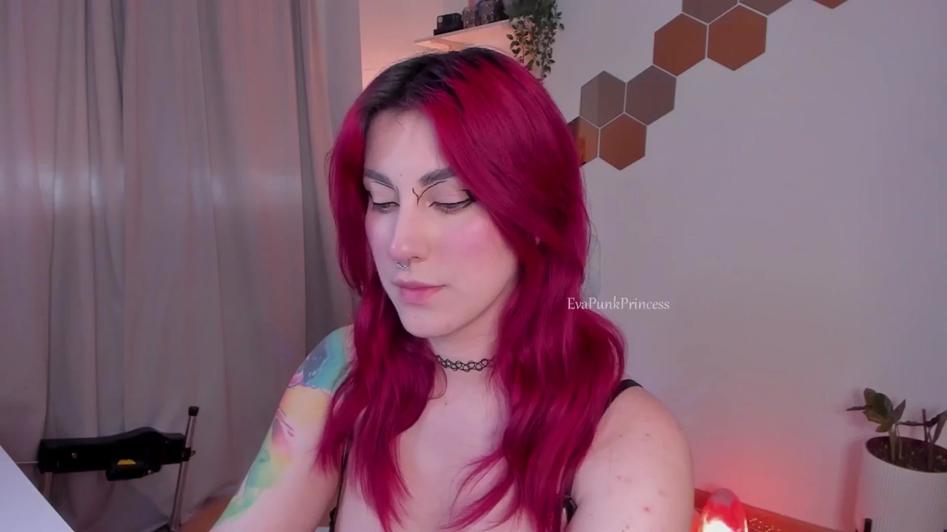 Gallery image thumbnail from Liittlebunny's myfreecams stream on, 04/23/2025, 11:50 image 10 of 20