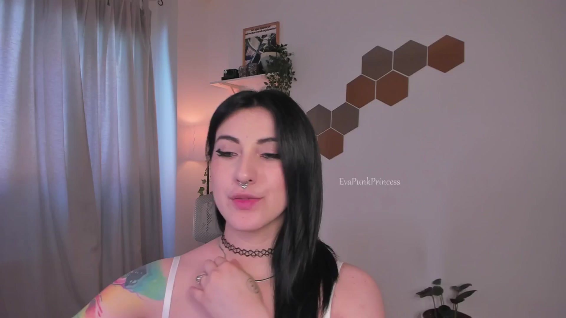 Gallery image thumbnail from Liittlebunny's myfreecams stream on, 05/27/2025, 11:20 image 18 of 20