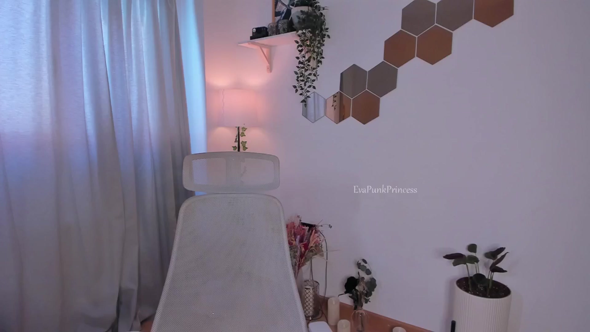 Gallery image thumbnail from Liittlebunny's myfreecams stream on, 05/28/2025, 13:08 image 8 of 20