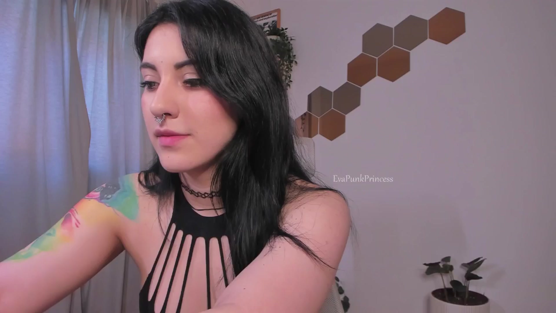 Gallery image thumbnail from Liittlebunny's myfreecams stream on, 05/29/2025, 09:51 image 15 of 20