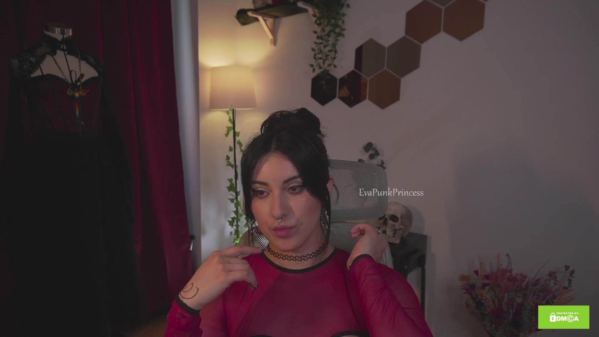 Gallery image thumbnail from Liittlebunny's myfreecams stream on, 07/17/2025, 13:27 image 19 of 20