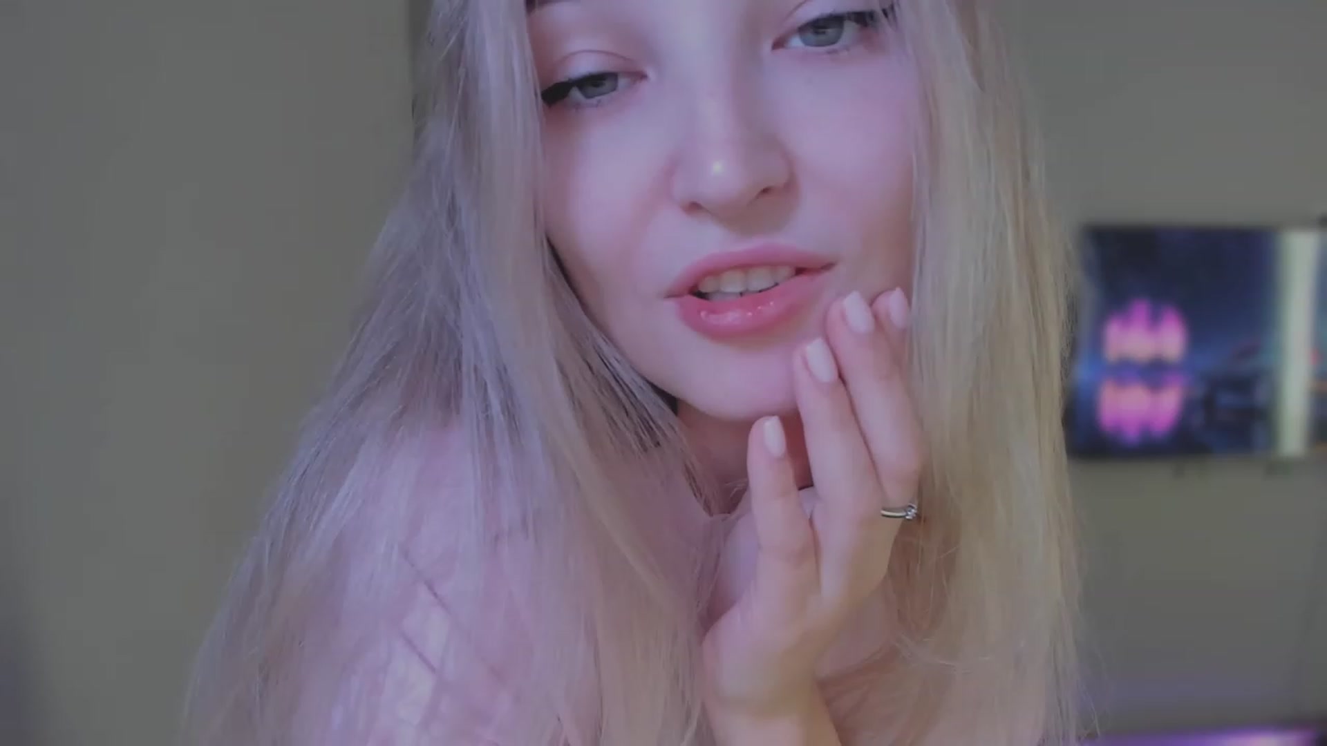 Gallery image thumbnail from LikaLighttt's myfreecams stream on, 10/09/2023, 08:22 image 3 of 20