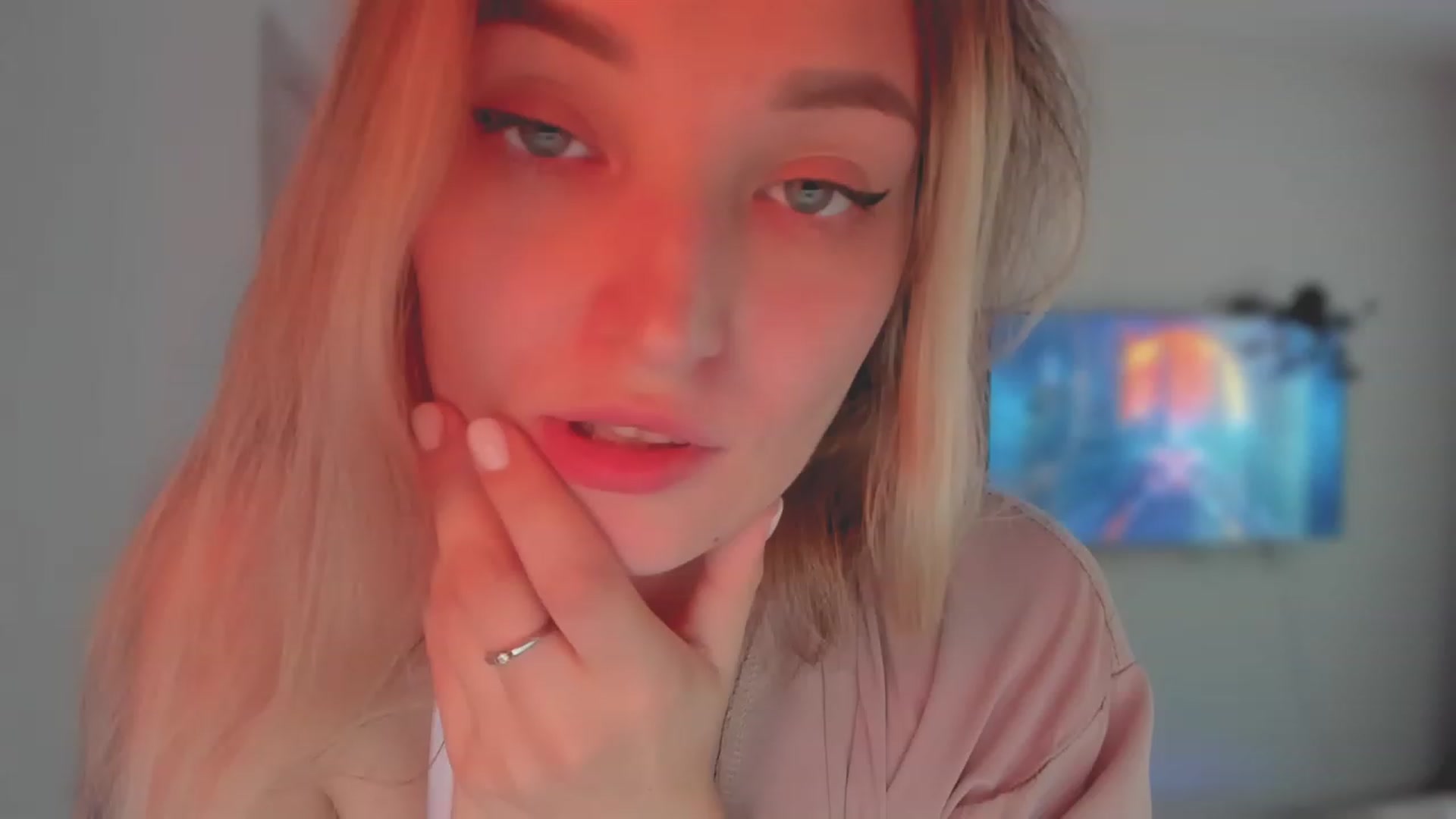 Gallery image thumbnail from LikaLighttt's myfreecams stream on, 12/08/2023, 08:03 image 20 of 20