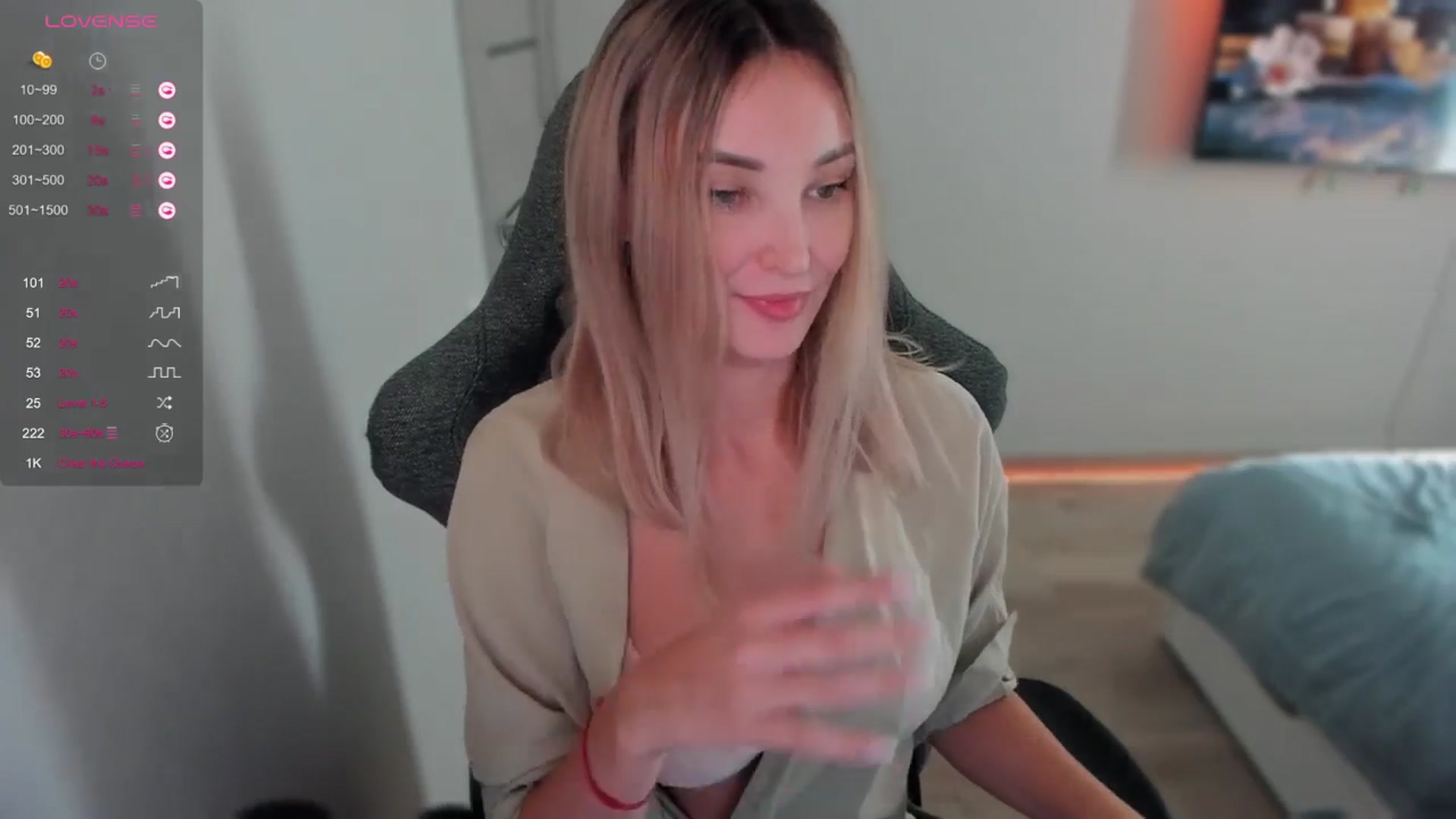 Gallery image thumbnail from LikaLighttt's myfreecams stream on, 09/19/2024, 04:05 image 9 of 20